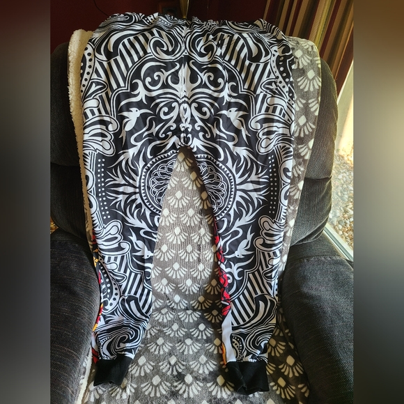 Queen of Spades sweatpants - Picture 5 of 5